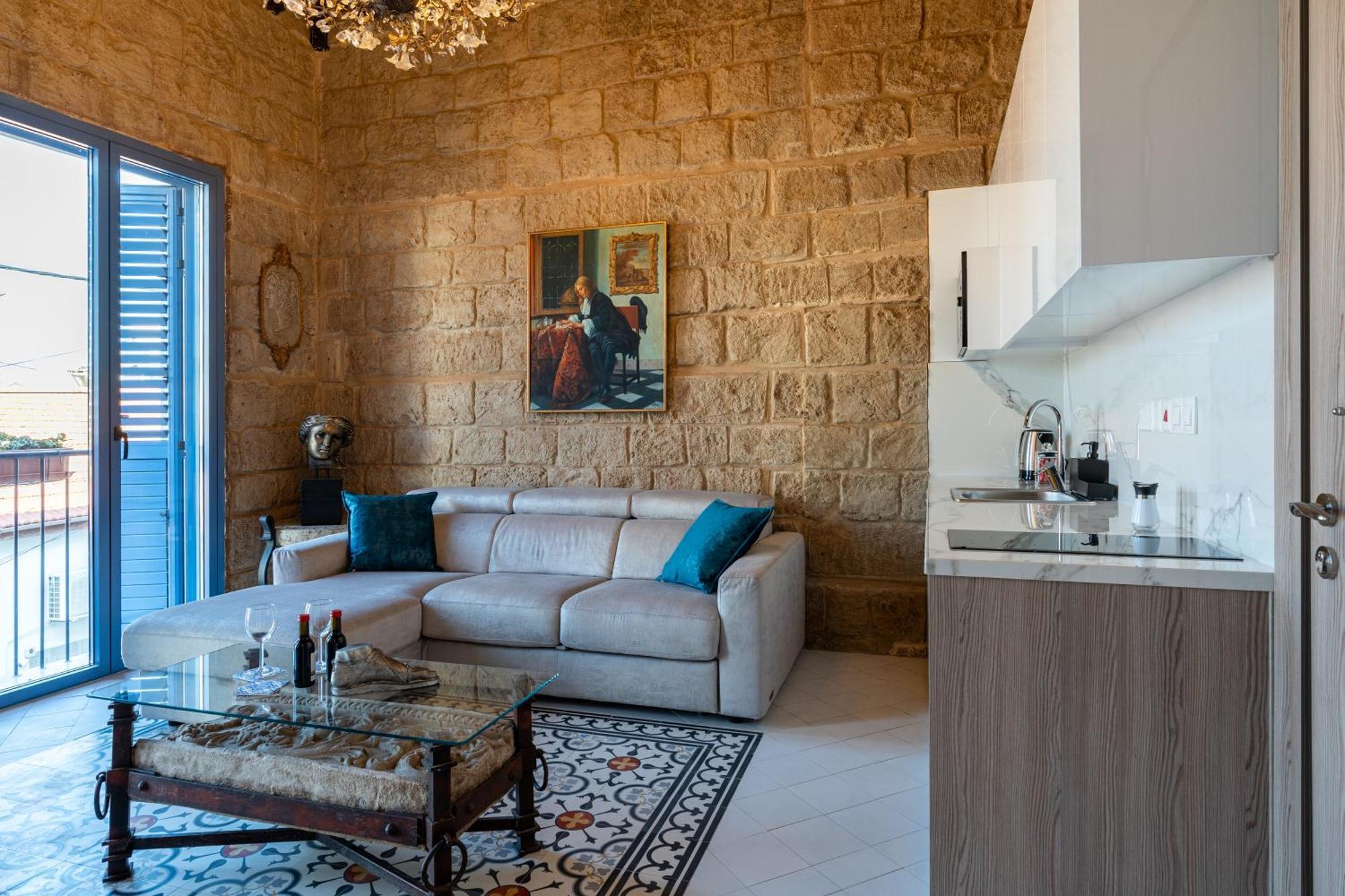 Le Voyageur By The Sea - Furnished Rooms Larnaca Exterior photo